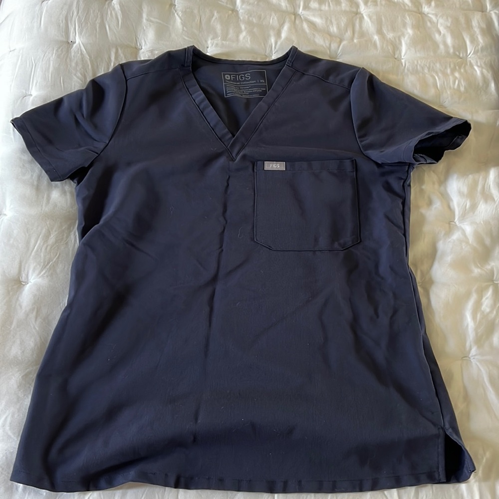 Figs catarina quiet navy top